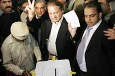 Gilani, Nawaz come together to resolve issues