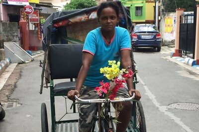Cycling Away from Stigma, Meet Kolkata’s First Woman Cycle Rickshaw Puller