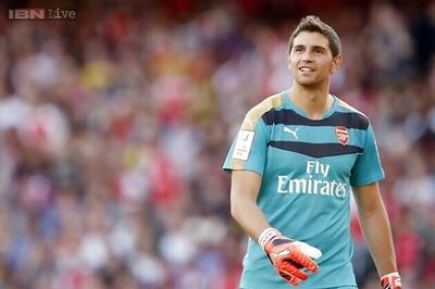 Ruthless Arsenal hit Lyon for six in friendly