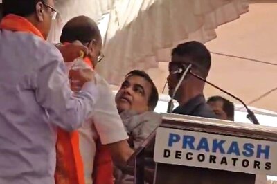 News18 Evening Digest: Nitin Gadkari Faints On Stage During Poll Rally, RBI Bars Kotak Mahindra From Onboarding New Customers Online & Other Top Stories