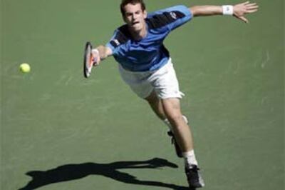 Murray outplays Federer, Nadal beats Roddick