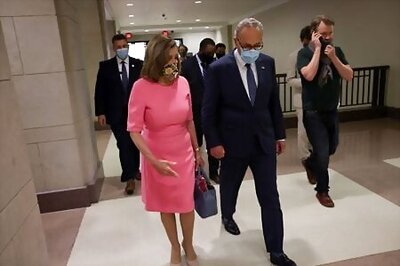 White House turns down Democrats' offer to meet halfway with $2 tln coronavirus plan