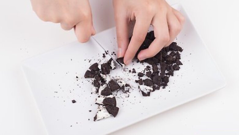 How to Make a Cookies and Cream Milkshake