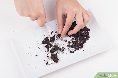 How to Make a Cookies and Cream Milkshake