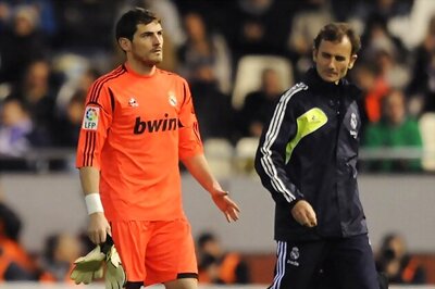 Casillas out for up to three months after hand surgery