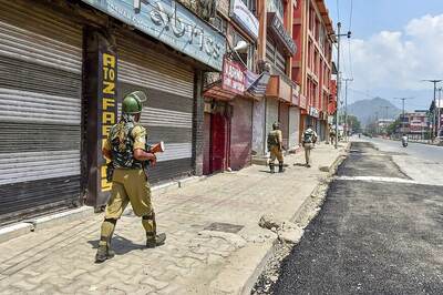 Restrictions Imposed in Srinagar as Separatists Call for Shutdown Against Arrests