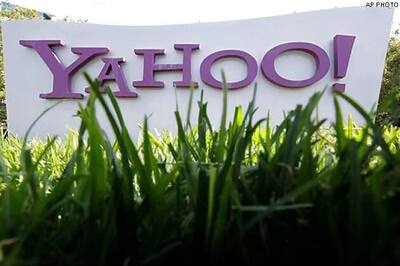Female Yahoo executive sued for sexual harassment