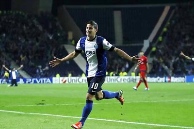 Rodriguez helps Porto beat Paris Saint-Germain 1-0