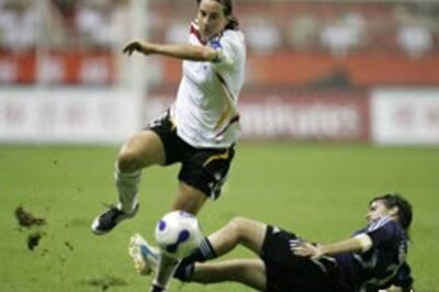 German eves pump 11 goals against Argentina