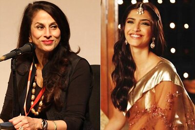 Shobhaa De Extends an Olive Branch to Sonam Kapoor, Calls Her 'Super Hot'