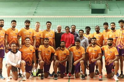 Bengaluru Torpedoes Meet Olympic Medallist PV Sindhu, India Volleyball Legend PV Ramana
