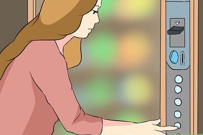 How to Use a Credit Card at a Snack Vending Machine