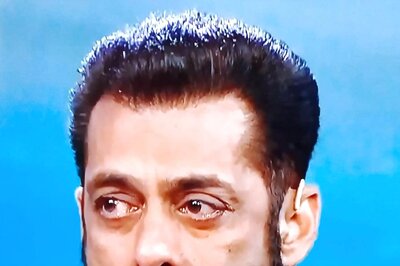 Salman Khan Breaks Down Recalling How Suniel Shetty Helped Him Buy a T-Shirt: 'Paise Nahi The...'