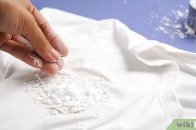 How to Remove Oil Stains With Baking Soda