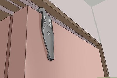 How to Remove Sliding Closet Doors