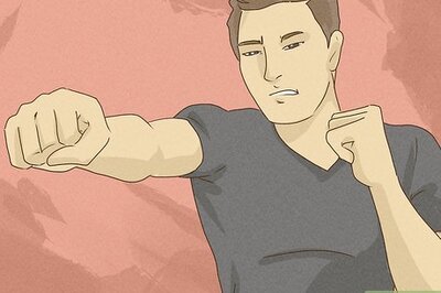 How to Beat a Stronger Person in a Fight