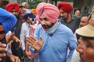 New Sidhu XI With Plenty of Reserves: Skipper Banks on Priyanka Gandhi Aid, Those Miffed With Capt to Form Team