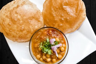 At Chandigarh's Elante Mall, Doctor Finds Half-dead Lizard in Plate of Chhole Bhature at Sagar Ratna