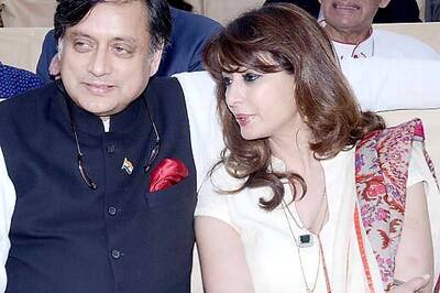 Sunanda Pushkar's family demands CBI probe