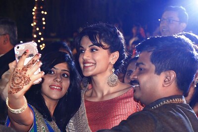 Taapsee Pannu Gatecrashes Wedding, Feels Thrilled