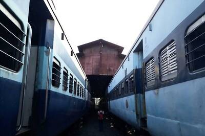 Railway Freight Earnings Down by Rs 3,901 Crore in Q2; Income From Passenger Fare Dips by Rs 155 Cr: RTI