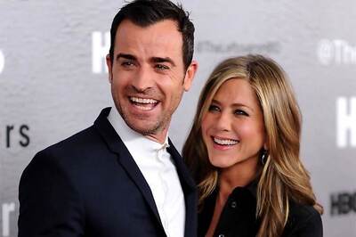 Finally! Jennifer Aniston marries long-time boyfriend Justin Theroux in a surprise ceremony