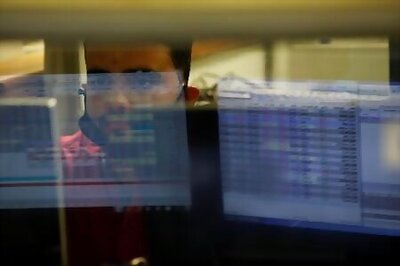 Global Markets: Asian Shares Start Cautiously Amid Elevated Valuations, Oil Skids