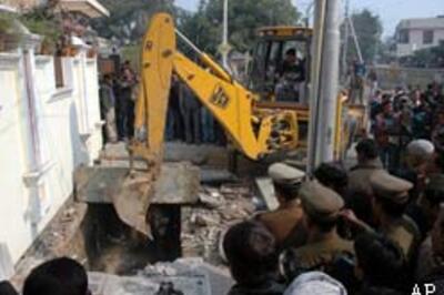 Cops rapped in Noida child killings