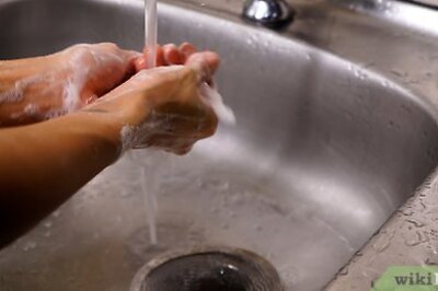The Easiest Ways to Wash and Scrub Potatoes For Cooking