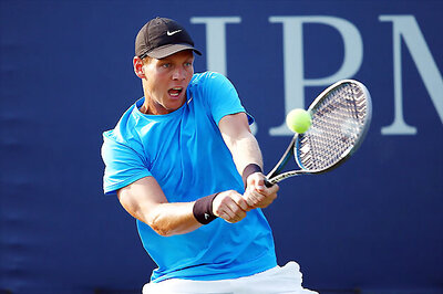 Berdych eases past Paire in Tokyo opener