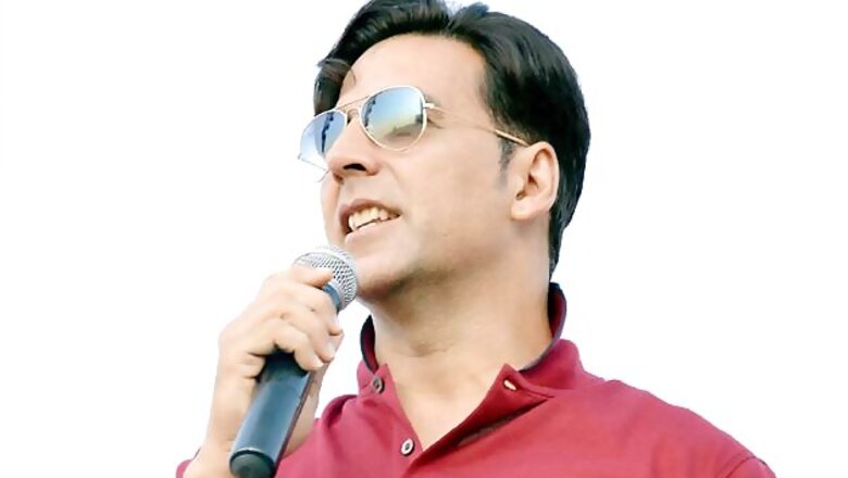 Snapshot: Is Akshay Kumar copying Dev Anand's style?