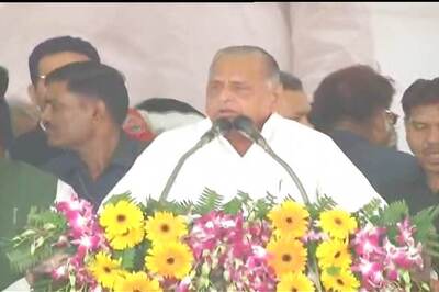 Avoid War, End Crisis With Pakistan, Says Mulayam
