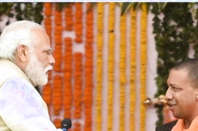 Like PM Modi, CM Yogi Adityanath Hasn't Taken Any Holiday in Over 4 Years, Says UP Dy CM