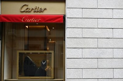 Mexican Man Buys Cartier Earrings For $14 After Company Posts Incorrect Price On Website