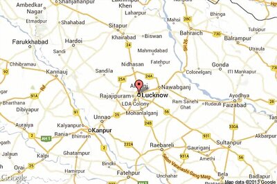 US student jumps off a moving auto rickshaw after driver, 2 friends molest her