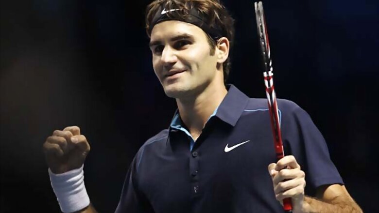 Federer opens with straight-set win at ATP finals