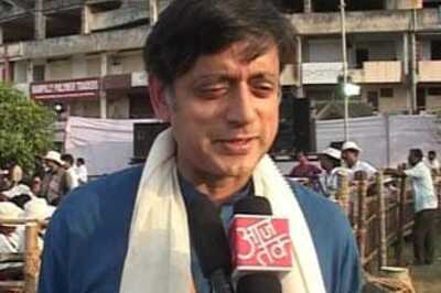Congressman Shashi Tharoor begins campaigning
