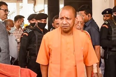 UP CM Adityanath Directs Officers to Create Awareness Among Farmers on Impact of Stubble Burning