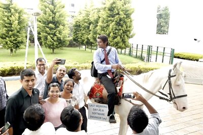 Fed Up of Bengaluru Traffic, Techie Rides a Horse to Work on Last Day, Becomes Internet Sensation