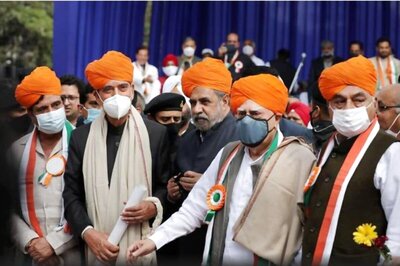 Azad, Sibal & Other Dissenting Leaders Missing from Cong List of Campaigners for Bengal Polls