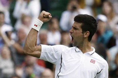 Novak Djokovic reaches 17th straight Slam quarter-final