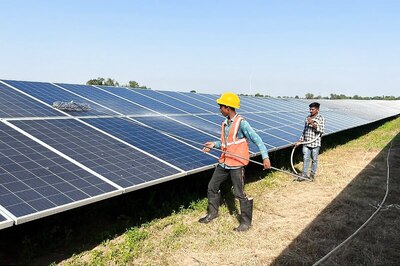 India's Clean Energy Transition Gathers Pace, But Long Road Ahead to 2030 Goal for Renewable Power