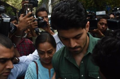 Sooraj Pancholi Gets HIT, Mobbed With Zarina Wahab After Jiah Khan Suicide Case Verdict; Watch Video