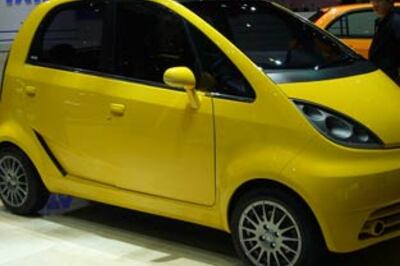 Nano on a roll, Tata gets 203,000 bookings for car