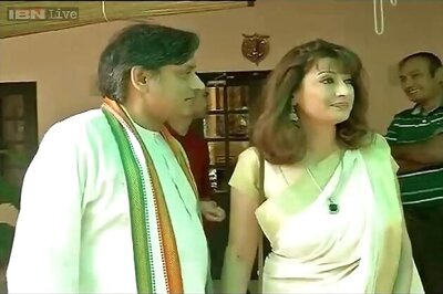 Sleuths re-examine Sunanda Pushkar's room, collect more 'evidence'