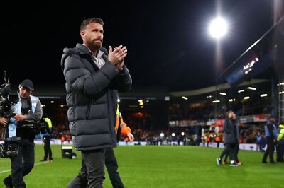 Elijah Adebayo Rescues Struggling Luton in Draw Against Everton