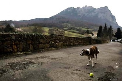 Global doomsday hot spots draw believers, revelers