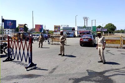 UP People Make Strangest Requests on Lockdown Helplines, Demand 'Rasogullas, Samosas With Chutney and Gutka'