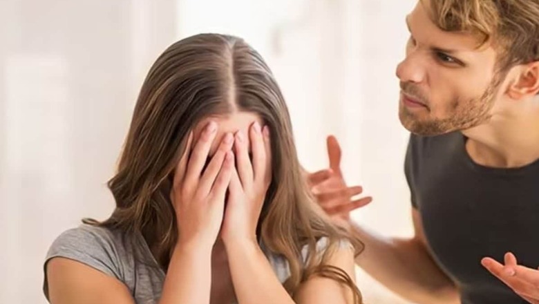 Insomnia To Extramarital Affair, 7 Problems Married Couples Face In Absence Of Intimacy