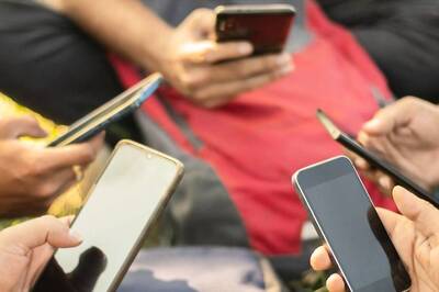 Mobile Phones, Electronics To Become Cheaper As FM Announces Major Reduction in Basic Customs Duty